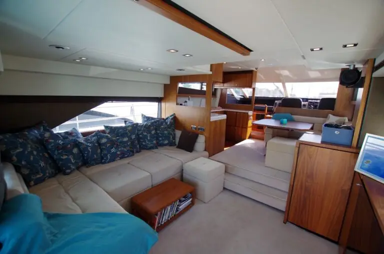 Fairline Squadron 58 Saloon